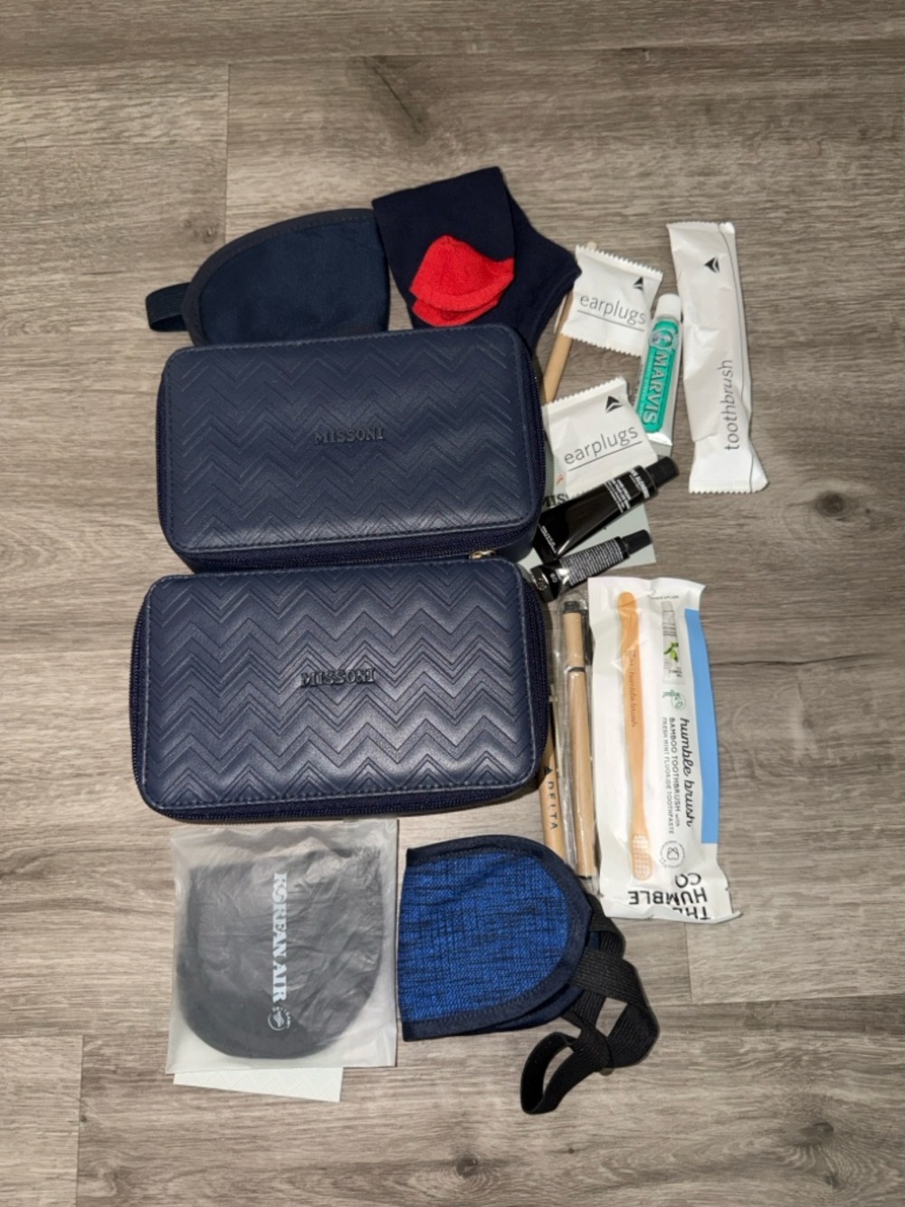 Delta travel set